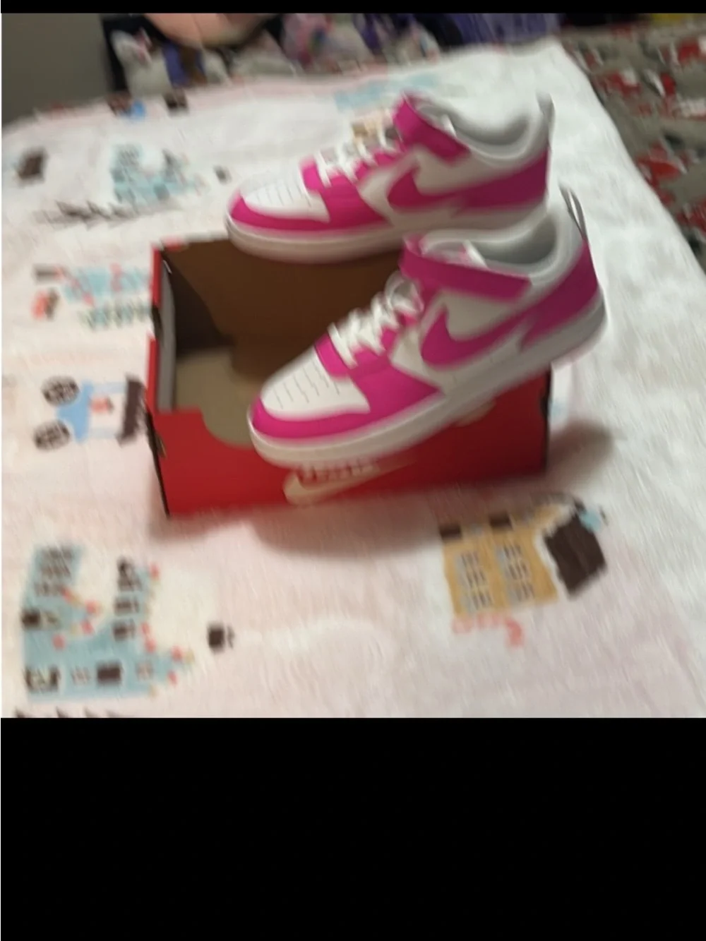 Nike Kids White and Hot Pink Low-Top Sneakers